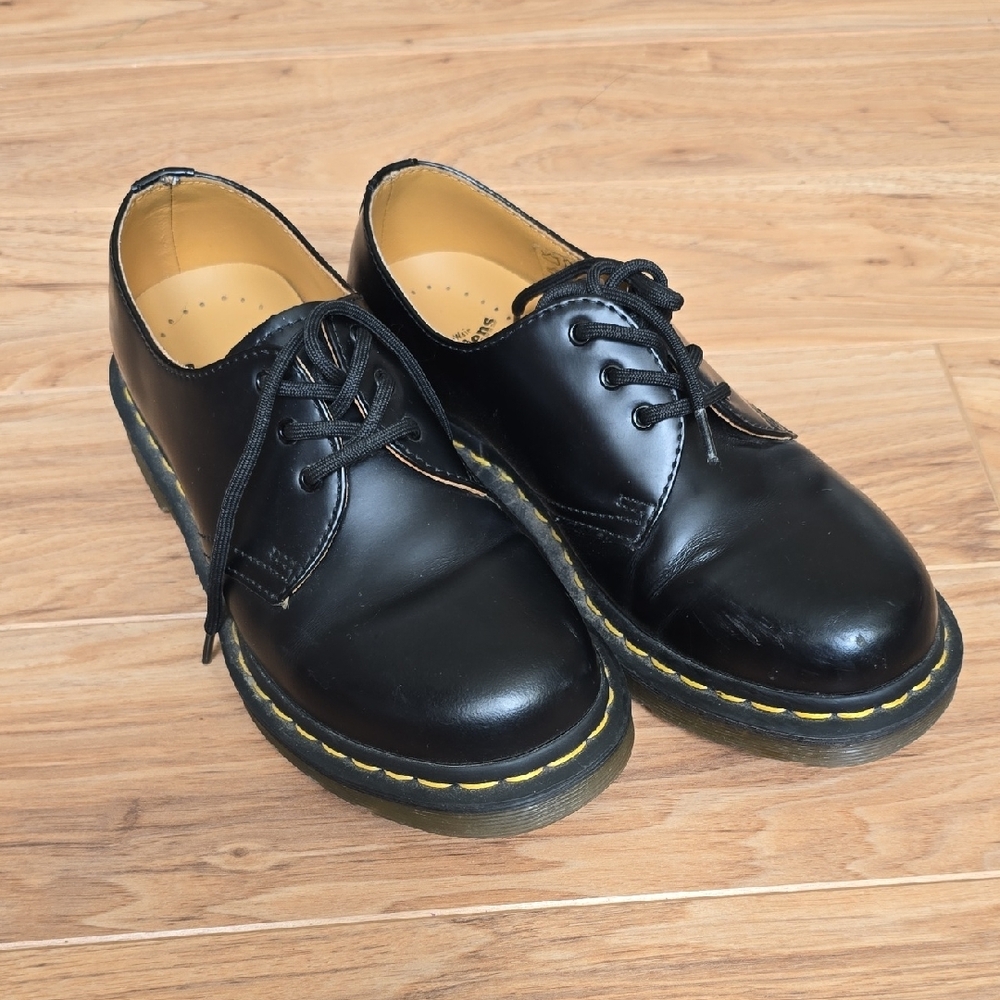 Black Leather Lace-Up Shoes
